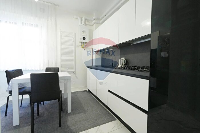 Appartamento trilocale in vendita in Via Milano, Cologno Monzese