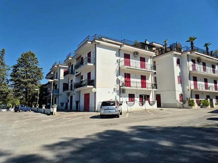 Appartamento trilocale in vendita in Via Acqua De Lauro, Centola
