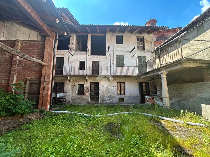 Casa con 6 locali in vendita in Vicolo Vicolo Magenta, Borgomasino