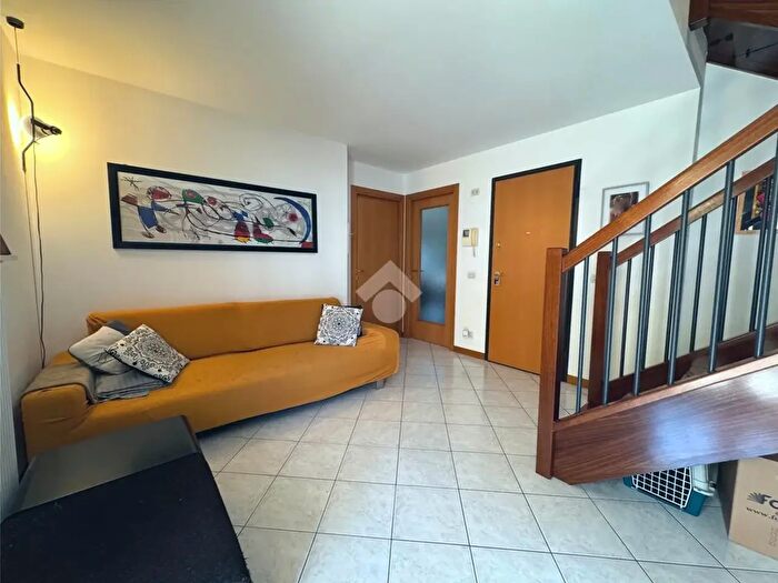 Appartamento trilocale in vendita in Via Cividale, Udine