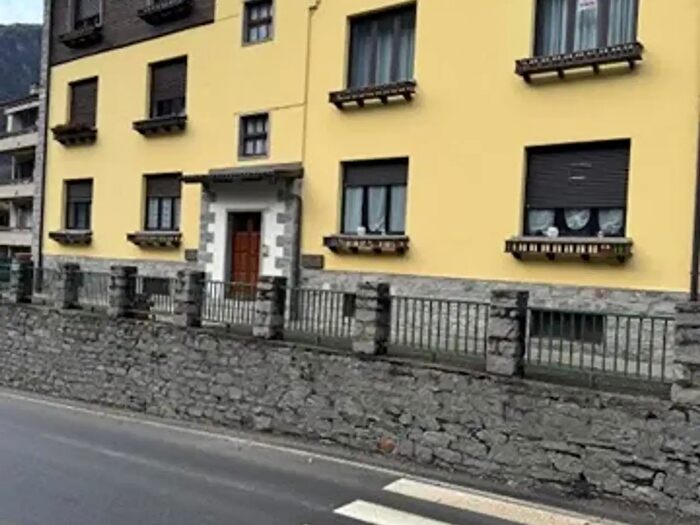 Appartamento con 5 locali in vendita in Viale Castelli, Varzo