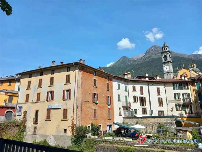 Appartamento con 5 locali in vendita in Via G Marconi, Edolo