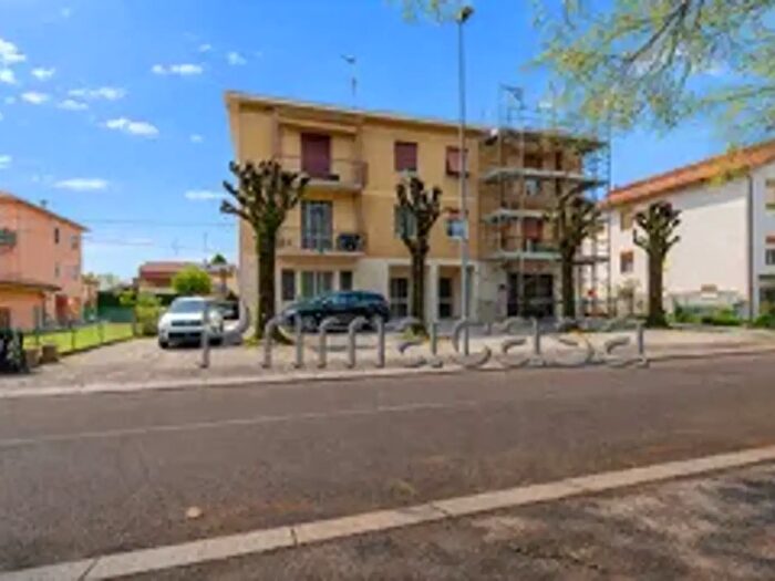 Appartamento con 5 locali in vendita in Via Asioli C, Correggio