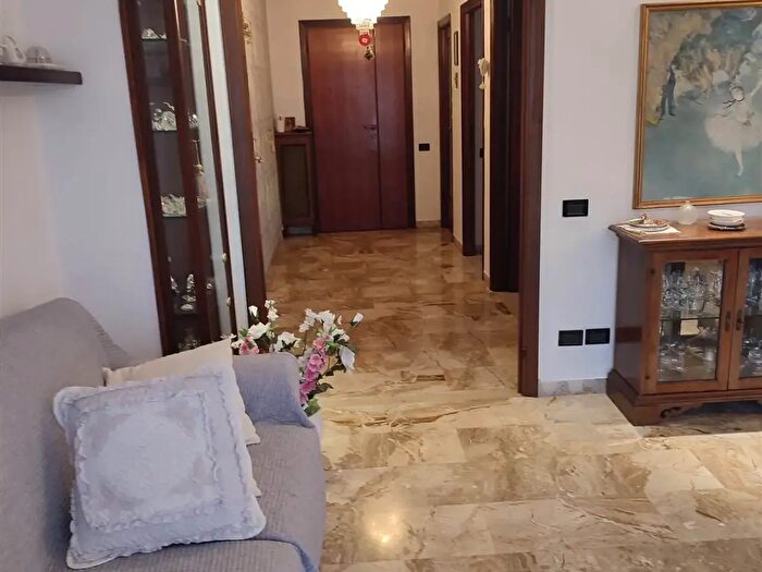 Appartamento con 5 locali in vendita in Ancona