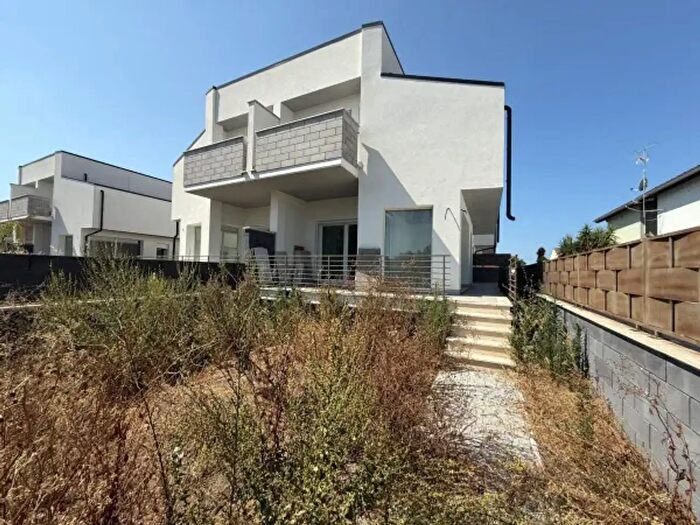 Casa monolocale in vendita in Via Pietro Romani, Roma