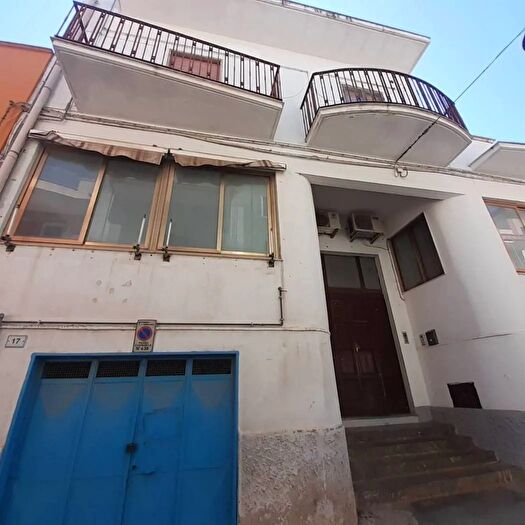Appartamento quadrilocale in vendita in Via Emilio Como San Giorgio Ionico, San Giorgio Ionico
