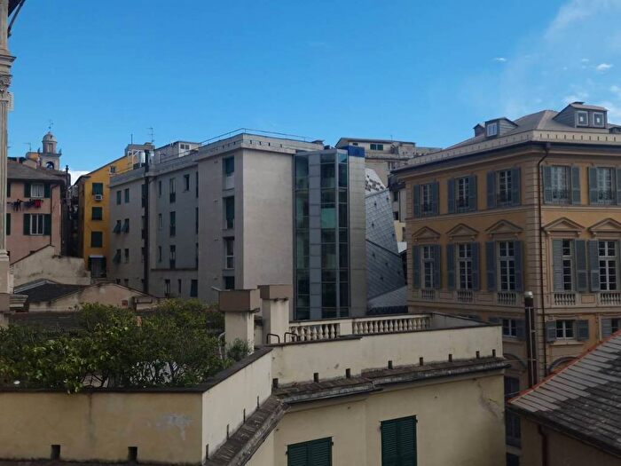 Casa trilocale in affitto in Largo della Zecca, Carmine, Genova