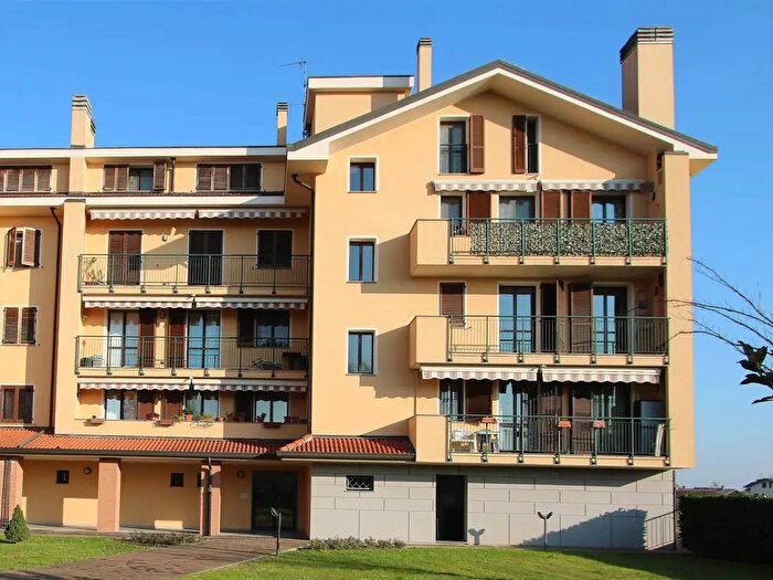 Appartamento trilocale in vendita in Via della Liberazione, Tribiano