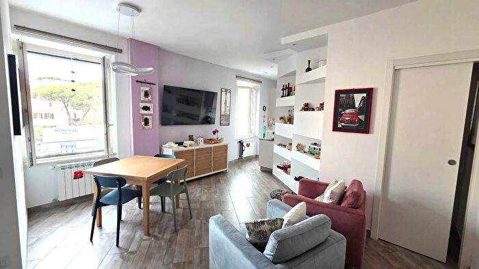 Appartamento trilocale in vendita in Via Gennaio, Anzio