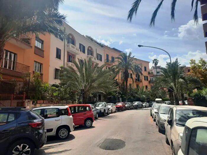 Appartamento bilocale in affitto in Viale Regina Margherita, Palermo