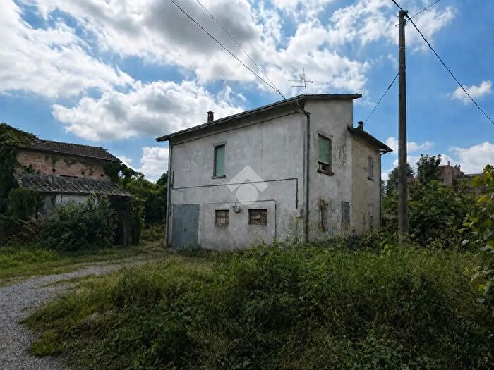 Casa con 5 locali in vendita in Viottolo della Croce, Cavriago