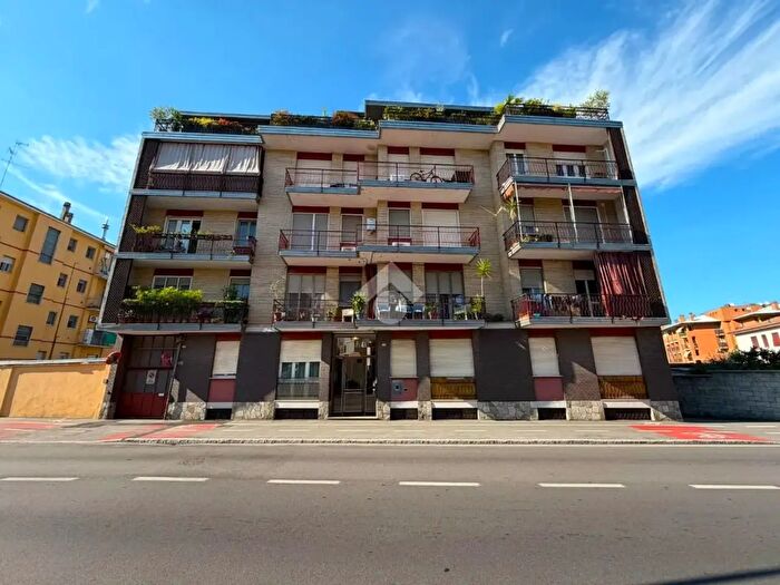 Appartamento trilocale in vendita in Via XXV Aprile, Novara