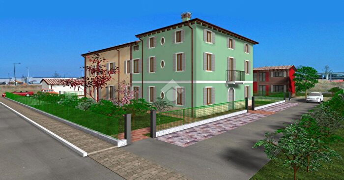 Appartamento trilocale in vendita in Strada Ugozzolo, Parma