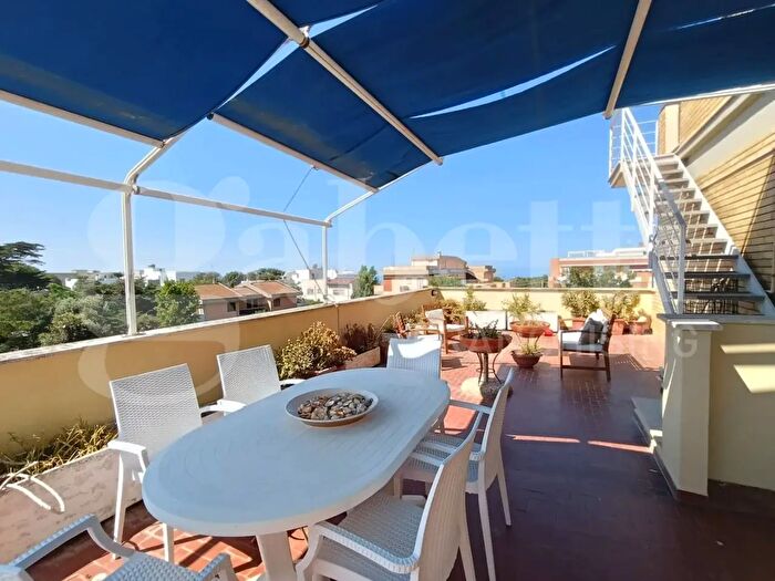 Appartamento quadrilocale in vendita in Corso San Francesco, Anzio