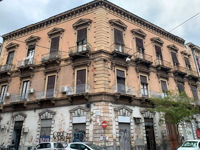 Appartamento con 5 locali in affitto in Via Plebiscito, Centro Storico, Catania