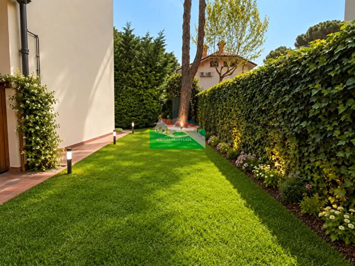 Appartamento trilocale in vendita in Viale delle Roveri, Ravenna