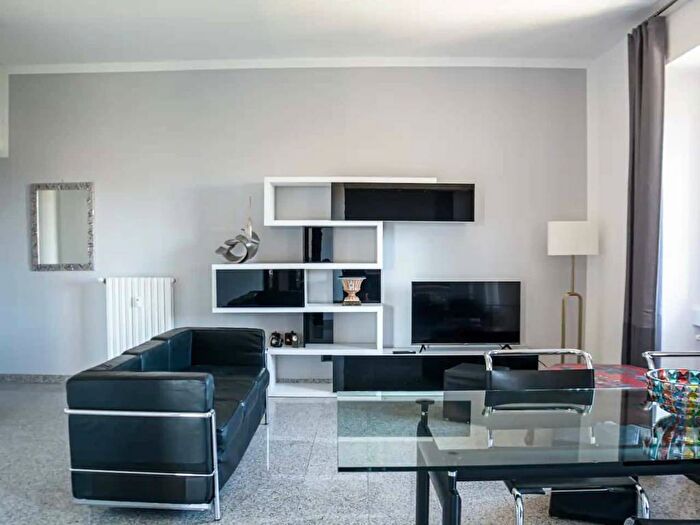 Appartamento trilocale in affitto in Piazza Umanitaria, Guastalla, Milano