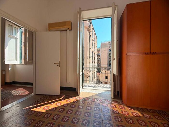 Appartamento bilocale in affitto in Via Giuseppe De Spuches, Politeama Ruggiero Settimo, Palermo