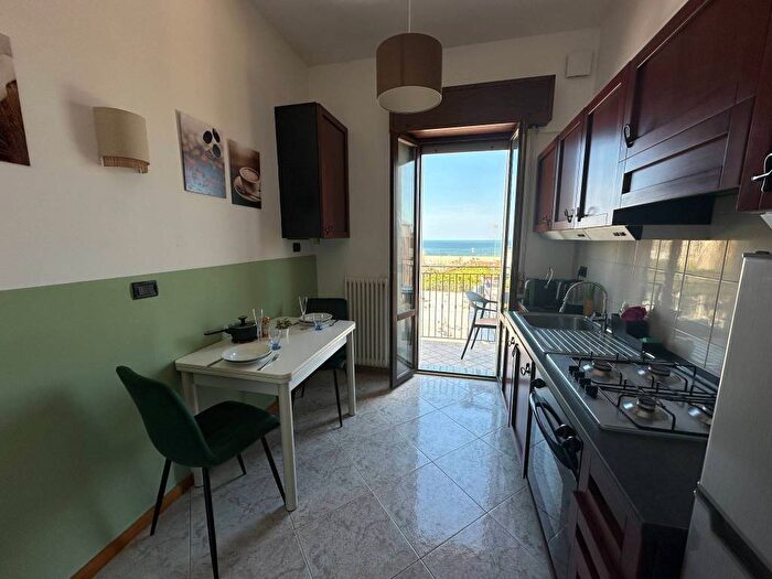 Casa quadrilocale in affitto in Viale Trieste, Marina Centro, Rimini