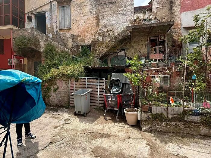 Casa quadrilocale in vendita in Via Guglielmo Marconi Pomigliano, Pomigliano DArco
