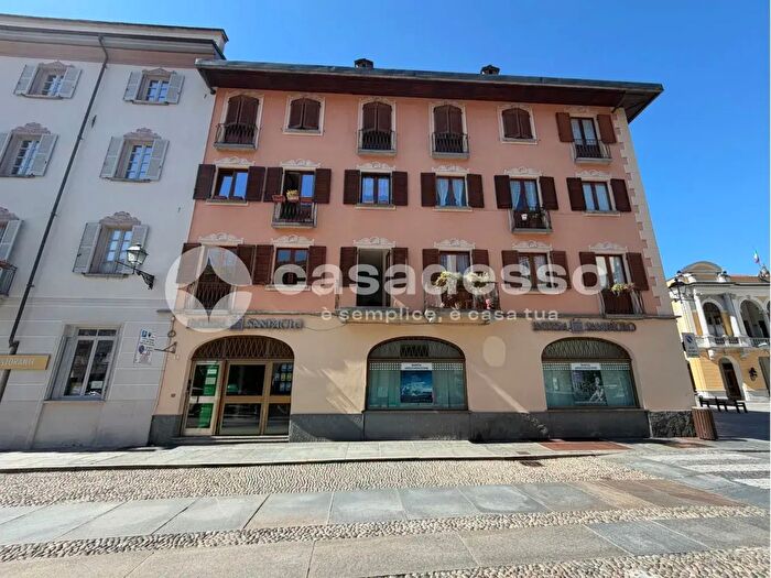 Appartamento trilocale in vendita in Piazza Vittorio Emanuele II, Varallo