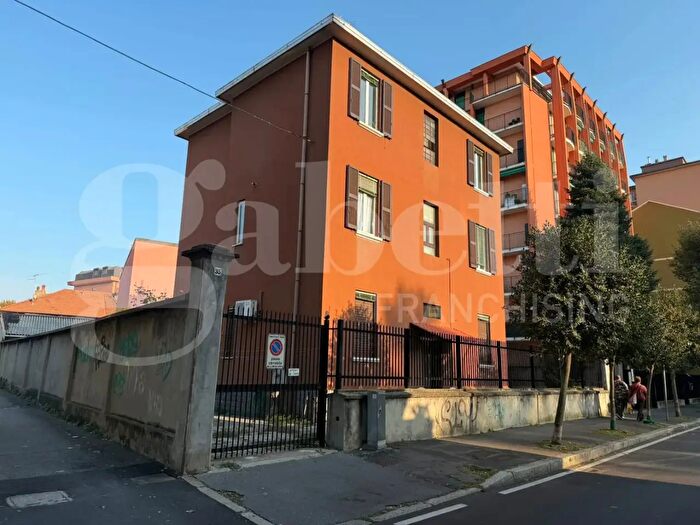 Appartamento trilocale in vendita in Via Tonale, Sesto San Giovanni