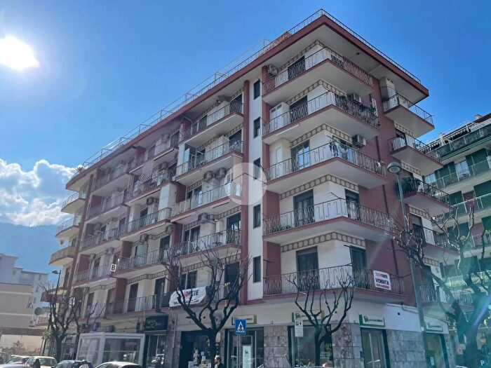 Appartamento quadrilocale in vendita in Viale Europa, Castellammare Di Stabia