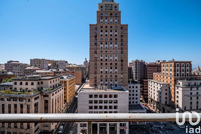 Appartamento con 5 locali in vendita in Via Fieschi, Genova