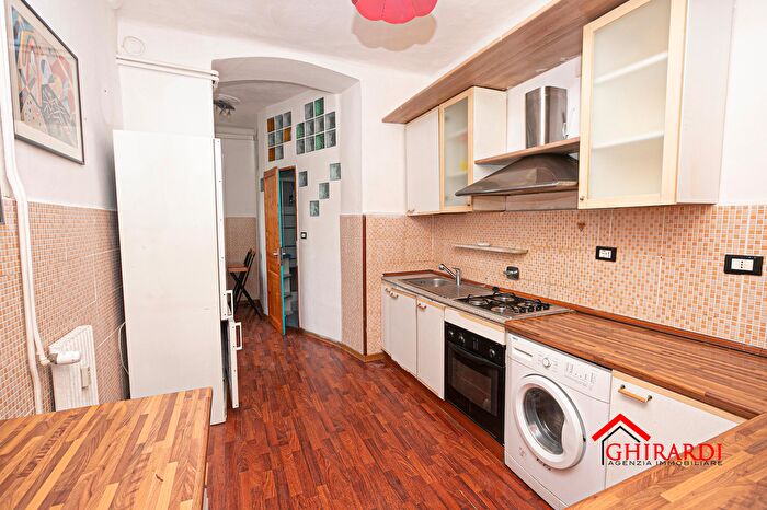 Appartamento con 7 locali in vendita in Via Chiaravagna, Genova