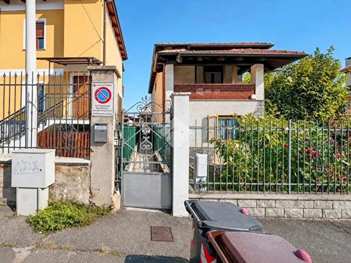 Case in Vendita e in Affitto - 2