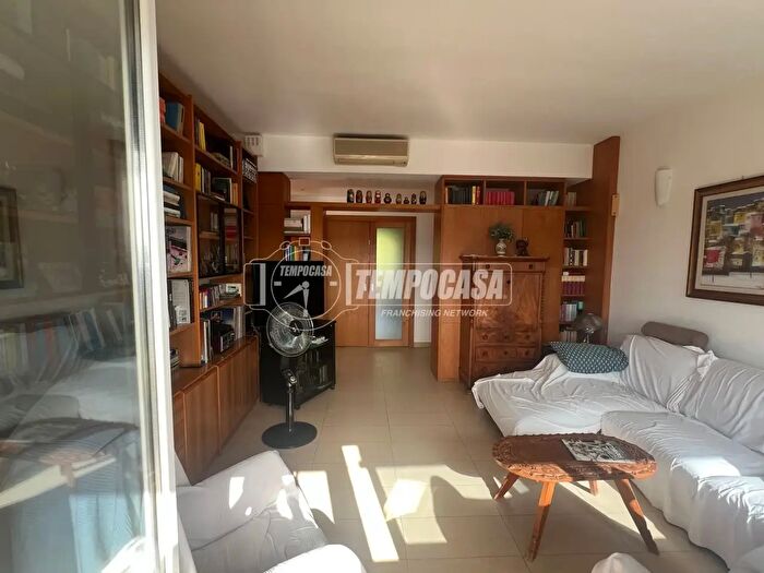 Appartamento quadrilocale in vendita in Via Brigata Bologna, Napoli