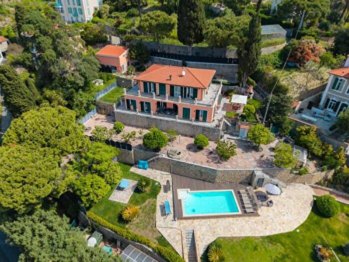 Appartamento con 6 locali in vendita in Via dei Colli, Bordighera