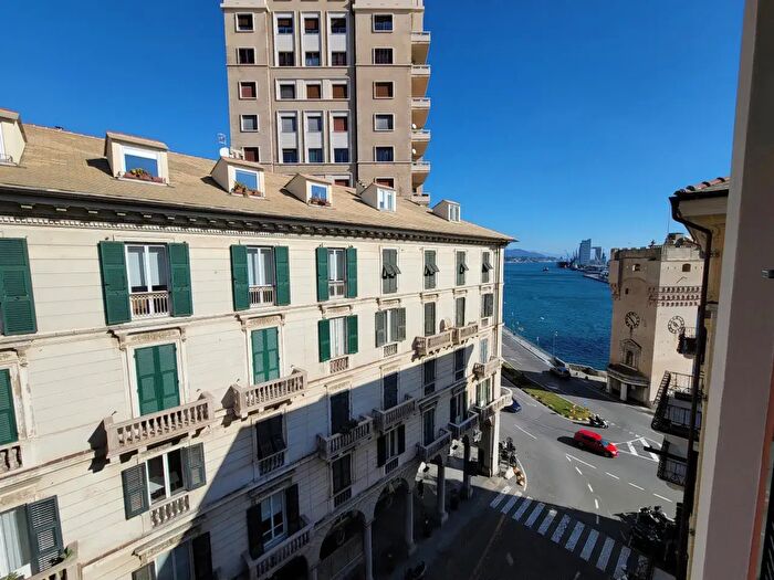 Appartamento con 5 locali in affitto in Via Paleocapa, Savona