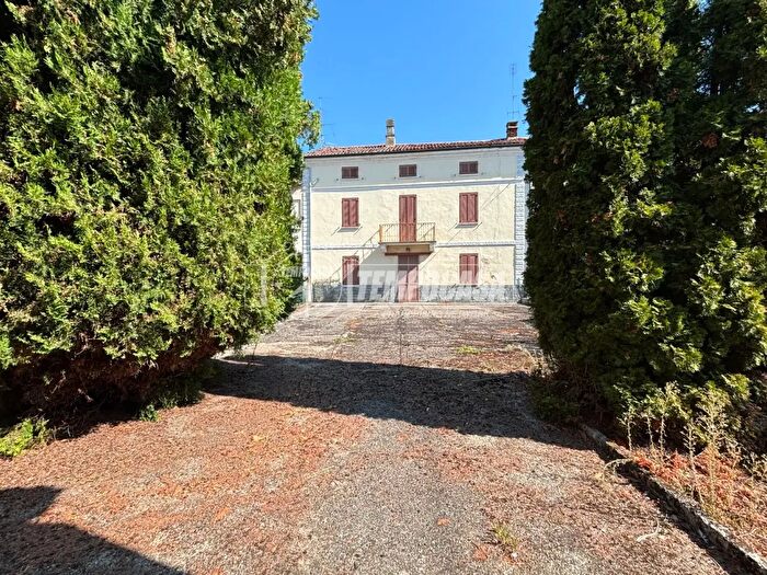 Casa con 6 locali in vendita in Via Giovanni Lanza, Valmacca