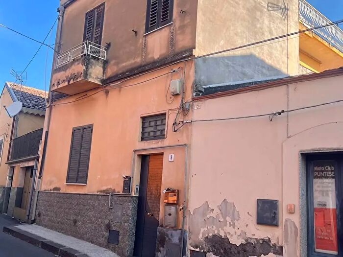 Casa con 5 locali in vendita in Via Capitano Lo Faro, San Giovanni La Punta