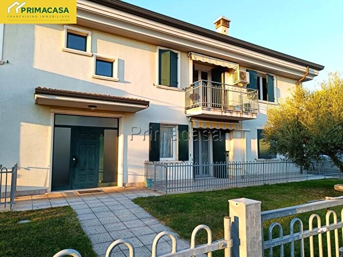 Appartamento quadrilocale in affitto in via nievo, San Martino Buon Albergo