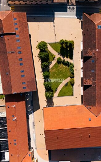 Appartamento quadrilocale in vendita in Piazza Maria Montessori, Cremona