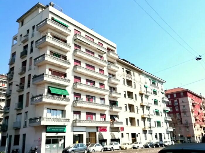Appartamento trilocale in affitto in Via Mac Mahon, Milano