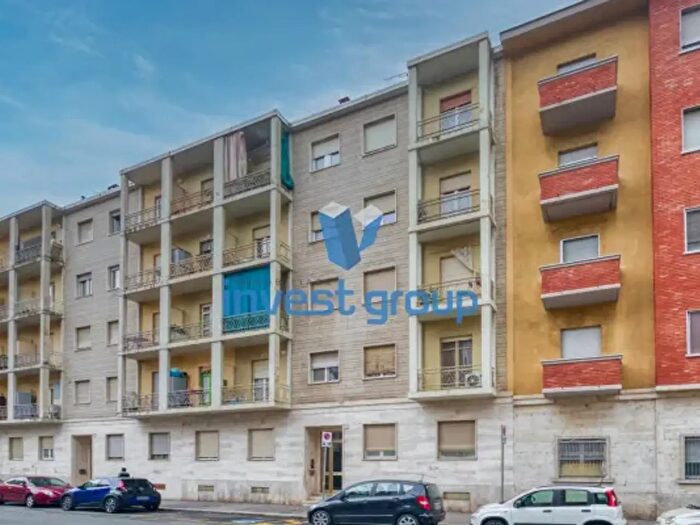 Appartamento trilocale in vendita in Via Umberto Giordano, Torino