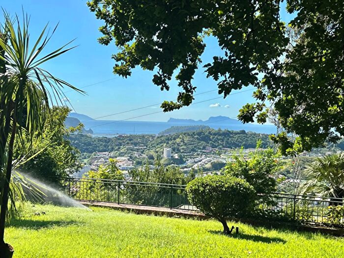 Casa con 7 locali in affitto in Contrada Pisciarelli, Pozzuoli