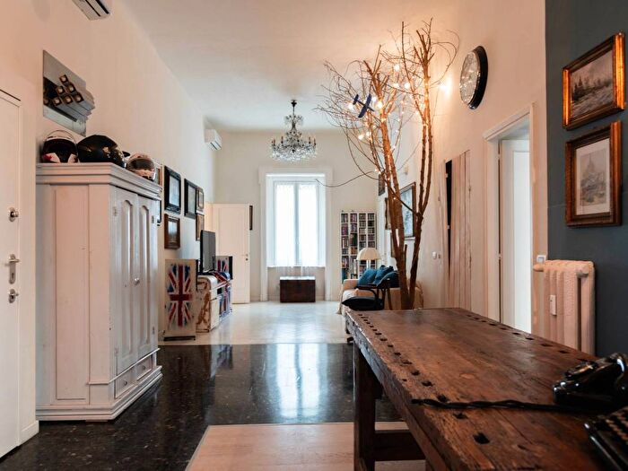 Appartamento trilocale in affitto in Via Pietro Moscati, Paolo Sarpi, Milano