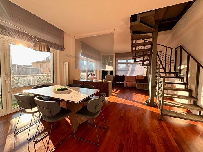 Casa con 5 locali in affitto in Via Luigi Mercantini, Piazza Solferino, Torino