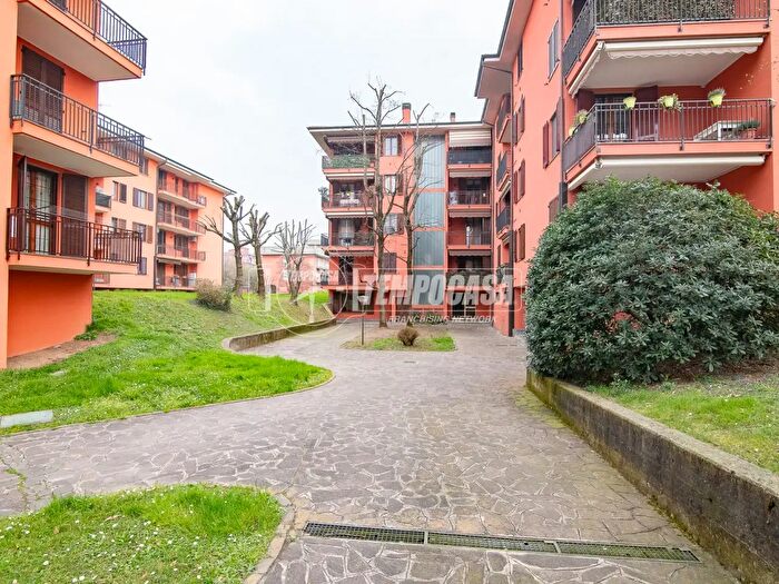 Appartamento trilocale in vendita in Via G Marconi, Cassano DAdda