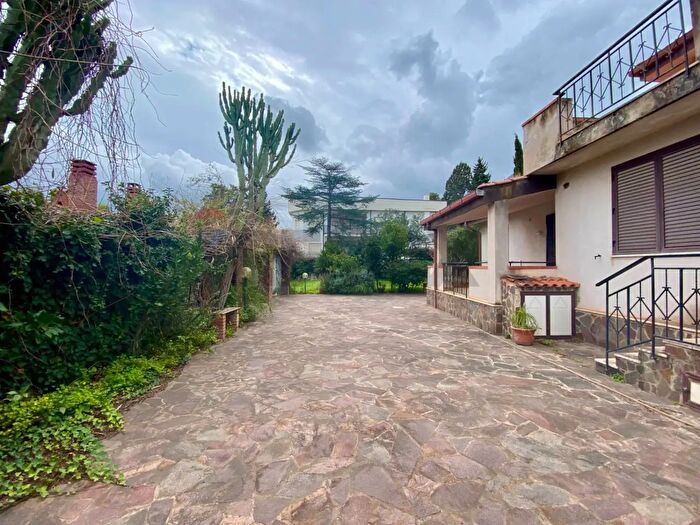 Appartamento quadrilocale in vendita in Via Piano San Michele Snc, Altavilla Milicia