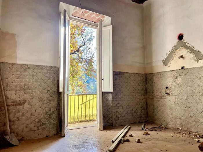 Appartamento con 5 locali in vendita in Firenze