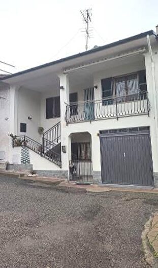 Casa con 6 locali in vendita in Stradella