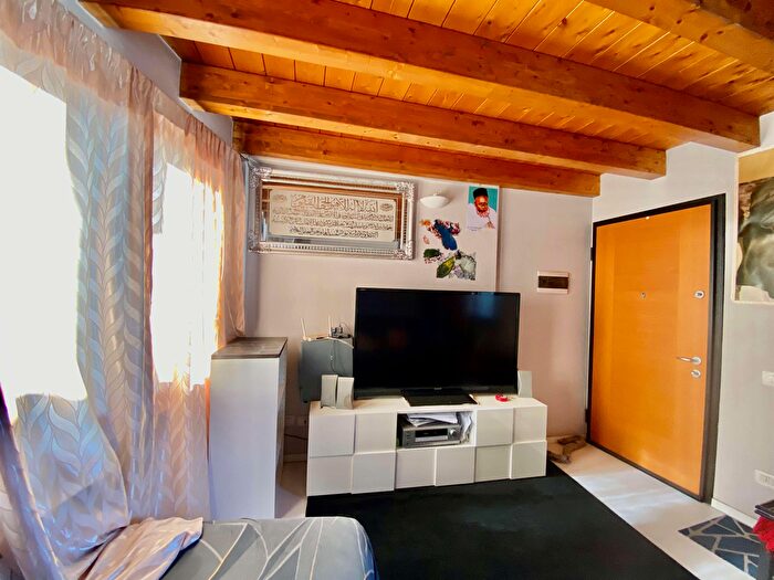 Appartamento bilocale in vendita in Via Parini, Valmadrera