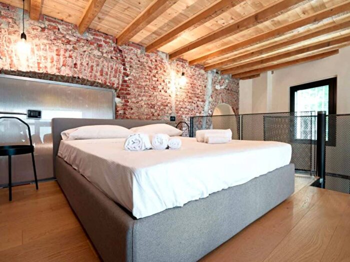 Appartamento bilocale in affitto in Via Maloia, Farini, Milano