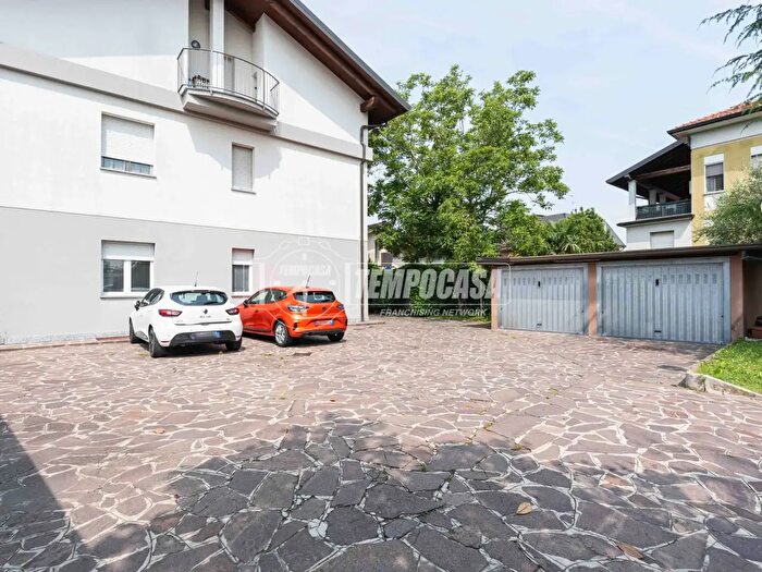Appartamento trilocale in vendita in Giussano