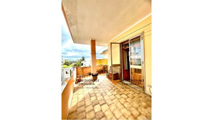 Appartamento con 6 locali in vendita in Via Calabria, Lizzanello